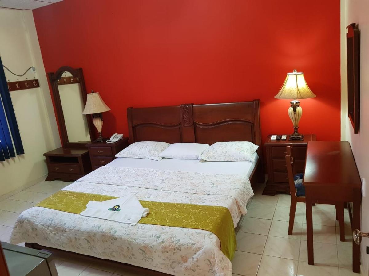 Hotel Takana Табатінга Екстер'єр фото